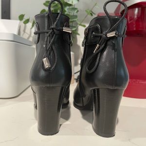 Baldi London boots only use one time.